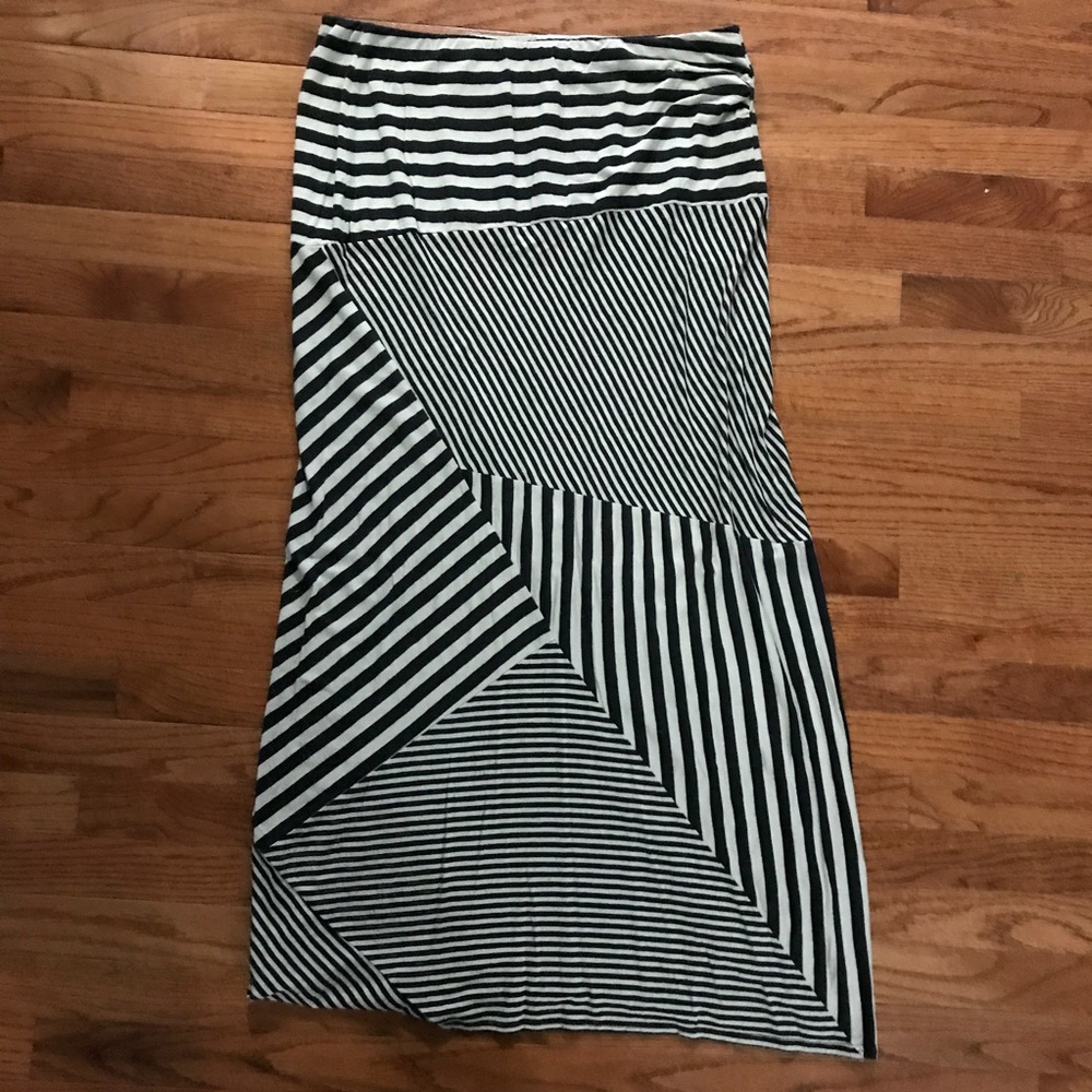 Stretchy and Comfortable Maxi Skirt